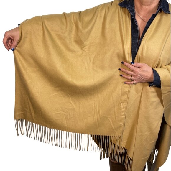 Lord & Taylor beige tan camel Acrylic Fringe Shawl Wrap poncho soft! OS - Picture 6 of 7